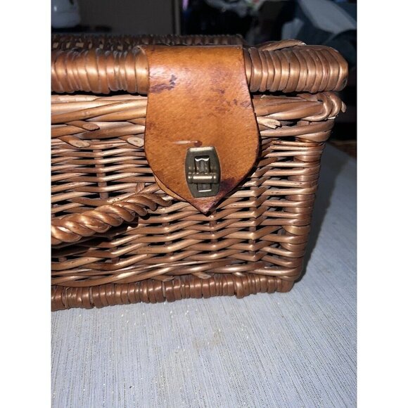 Vintage Rattan Suitcase Wicker Chest Picnic and Wine Box - Picture 4 of 16